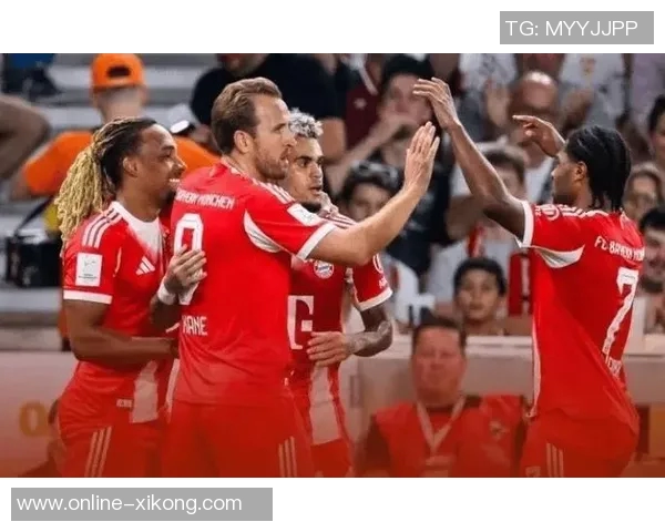 拜仁球员凯恩迪亚斯杰克逊齐聚慕尼黑啤酒节欢庆盛宴