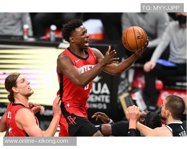 夸梅：布朗尼若想首发需提升接球投篮能力不能只依赖老爸的三分训练