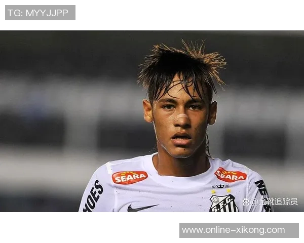 阿图尔与内马尔重聚合影祝福早日回归赛场