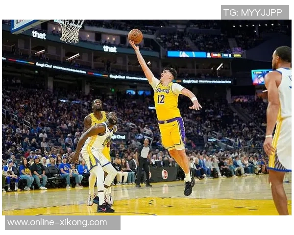 科尔赞穆迪投篮出色防守布克表现优异重回球队核心轮换 科尔赞穆迪投篮出色防守布克表现优异重回球队核心轮换