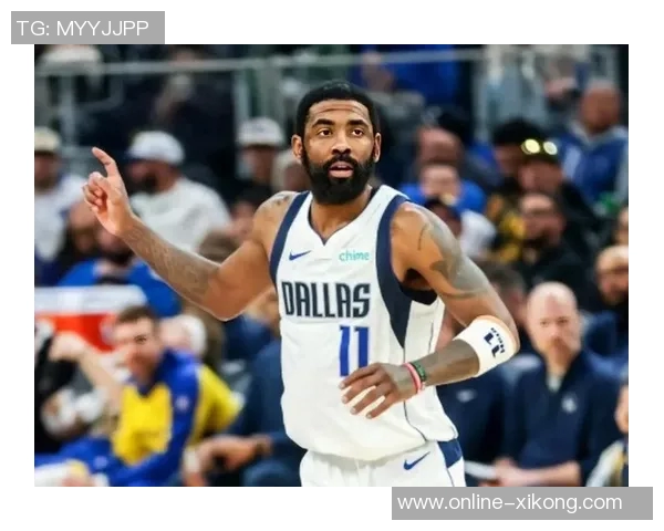 浓眉调侃三状元比一手势称自己拥有大学冠军荣耀 浓眉调侃三状元比一手势称自己拥有大学冠军荣耀