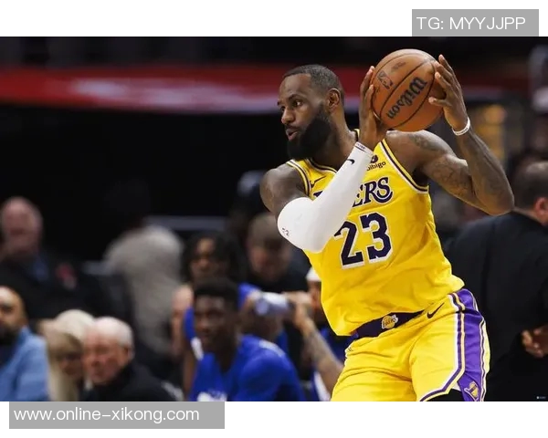 兰德尔赛季数据亮眼场均272分65篮板52助攻命中率高达56三分命中率47 兰德尔赛季数据亮眼场均272分65篮板52助攻命中率高达56三分命中率47