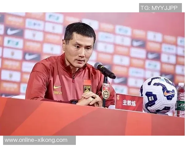 马德兴评论邵佳一上任后积极沟通国家队与俱乐部的策略与变化